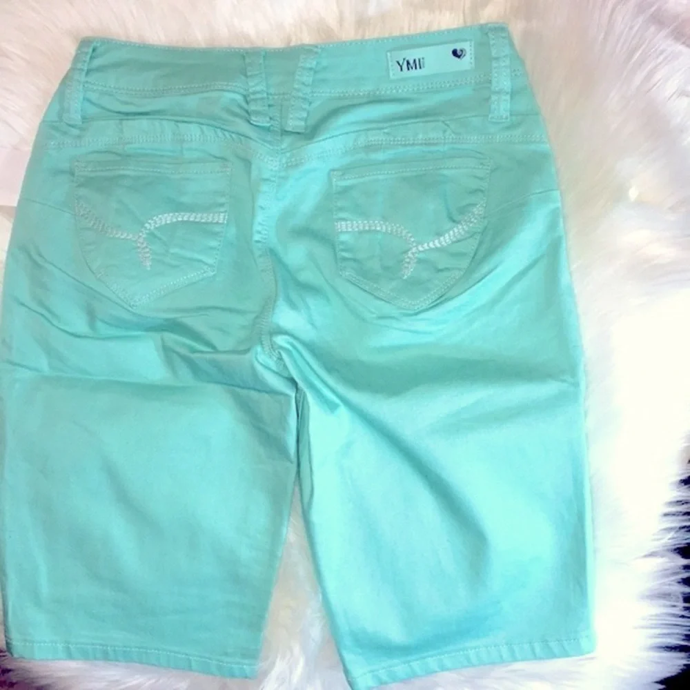 🆕 YMI Women’s Twill Bermuda Jean Shorts Mint Color Denim Jorts